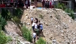 Ghen tuông mù quáng, đôi nam nữ bị lột đồ, trói trước mắt dân làng