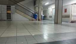 Một bệnh nhân nhảy lầu tự tử tại Bệnh viện Bạch Mai