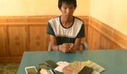 Video: Trèo tường rào vào nhà, khoắng sạch tiền mừng cưới