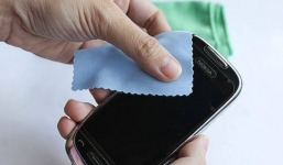 Làm gì khi màn hình smartphone có vết xước?