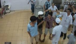 Video: Đâm chém kinh hoàng trong Bệnh viện đa khoa huyện Nho Quan