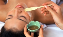 Làm đẹp da đơn giản tại nhà chỉ với mật ong