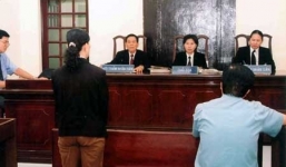 Cưới vợ bé cho chồng vẫn bị 'đuổi' ra khỏi nhà