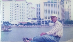 Nửa đêm, bố siết cổ con đến chết: Hung thủ từng tự tử hai lần