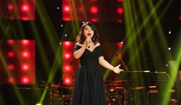 Những bản cover gây sốt dân mạng của Phượng Vũ 'cô gái vừa ăn vừa hát'