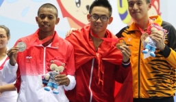 'Cậu bé thư sinh' phá kỷ lục 1.500m trên đường đua xanh