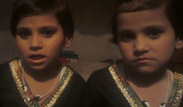 Cha giết chết 3 con gái xinh như thiên thần vì... học phí