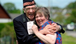 Tìm thấy vé số trúng hơn 33 tỷ đồng trong thùng rác