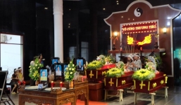 Vụ cháy 5 người tử vong: 5 di ảnh, 4 quan tài