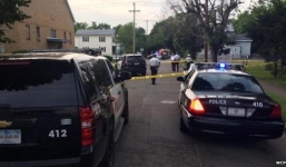 Bé trai 3 tuổi thiệt mạng vì nghịch súng của mẹ