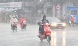 Đêm nay (14/6), mưa giông tiếp diễn, cần đề phòng tố lốc