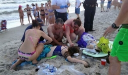 Hai học sinh Mỹ mất tay, chân vì cá mập tấn công