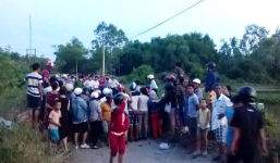 Phát hiện thi thể nam thanh niên nổi trên kênh