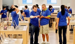 Nhân viên Apple: Chúng tôi bị đối xử như tội phạm!