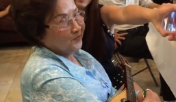 Video: Mẹ Hoài Linh khoe giọng hát cùng Chí Tài