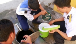 Video: Xem lọc nước biển thành nước ngọt ở Trường Sa