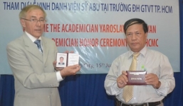 Giảng viên ĐH Giao thông vận tải được phong hàm Viện sĩ Ukraine