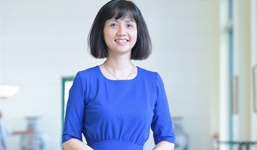 Nhan sắc tuổi 40 của MC Tùng Chi