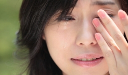 Bẽ bàng 10 năm nuôi con riêng của chồng mà không hề biết