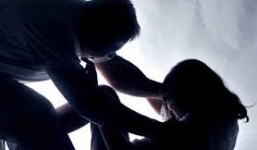 Hiếp dâm bất thành, yêu râu xanh cướp tài sản bỏ chạy