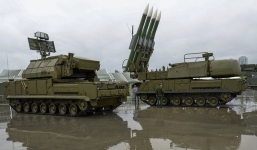 Video: Choáng ngợp với dàn vũ khí tối tân của Nga