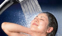 Tắm mùa hè và những sai lầm mắc phải dễ gây đột quỵ