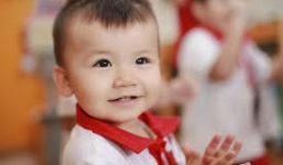 Làm thế nào để con không sốc trong lần đầu tiên đi học?