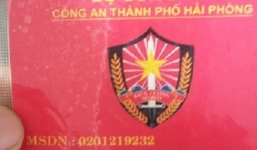 Giả công an, bắt phạt nhầm... công an thật