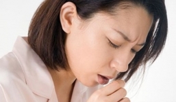 Ho và nhiều triệu chứng nguy hiểm tiềm ẩn