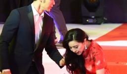 Phạm Băng Băng vấp ngã, Lý Thần hốt hoảng đỡ tay