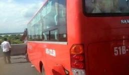 Xe khách gặp tai nạn, 13 người bị thương