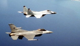 Video: Trận không chiến cực gay cấn giữa F-18 với Mig-29