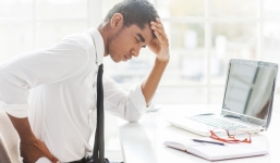 Giới văn phòng hoảng hốt trước những hệ quả của bệnh đau lưng