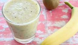 Cách làm sinh tố chuối kiwi mới lạ độc đáo nhất trong mùa hè