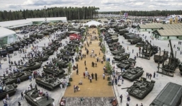 Video: Chiêm ngưỡng dàn vũ khí siêu khủng của Nga trong công viên