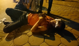 Bị đánh nhập viện khi đang quay cảnh lập chốt