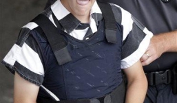 Mỹ bắt nghi phạm xả súng vào nhà thờ người da màu, 9 người chết