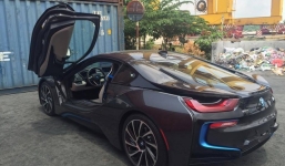 Đại gia Việt vung tiền, láng giềng “phát hoảng”