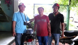 Giả cảnh sát để hiếp dâm nữ nhân viên quán cà phê 7 lần