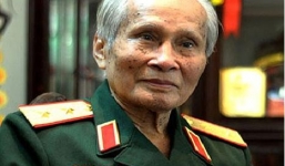 'Việt Nam phải tỉnh táo hơn nữa để không bị Trung Quốc ru ngủ'