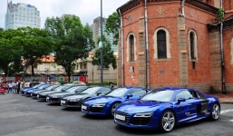 Vì sao Audi đưa 8 siêu xe R8 về Việt Nam?