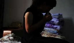 Gã trai rủ bé gái 13 tuổi về nhà chơi rồi làm “chuyện người lớn”