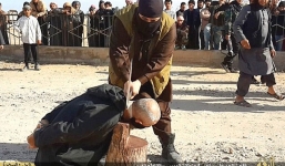 Phiến quân IS bị chặt đầu vì cố ý làm lây lan bệnh AIDS