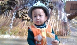 Bé trai 3 tuổi kháu khỉnh mất tích 'bí ẩn' ngay tại nhà