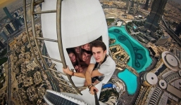 Choáng ngợp với những hình ảnh 'tự sướng' trên trời