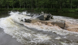Video: Sát thủ diệt tăng của quân đội Nga 'nhảy dù', lội nước