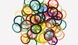 Bao cao su đổi màu khi phát hiện bệnh tình dục