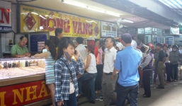 Vụ người dân đổ xô bán vàng ở chợ Đông Ba: Chủ tiệm 'bật mí' nguyên do