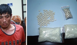 Video: Hộp bánh ngọt chứa 201 viên ma tuý được giấu trong... ống quần