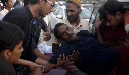 Pakistan hứng 'mưa vàng' khi hơn 800 người chết vì nắng nóng